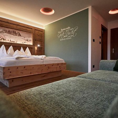 Hotel Garni Savoy Castelrotto Exteriör bild