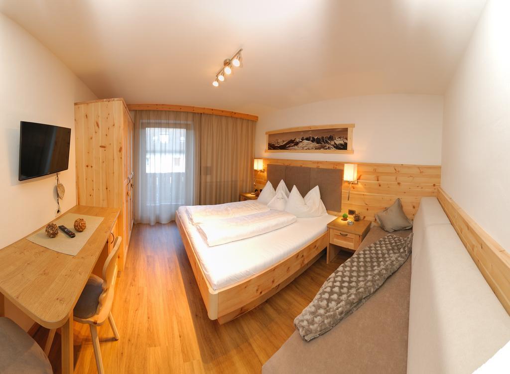 Hotel Garni Savoy Castelrotto Exteriör bild