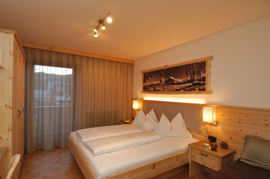 Hotel Garni Savoy Castelrotto Exteriör bild